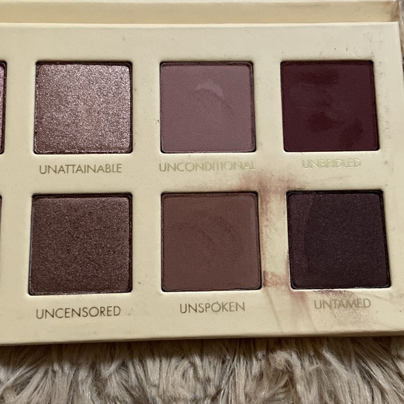 Lorac unzipped eyeshadow palette - Picture 2 of 5
